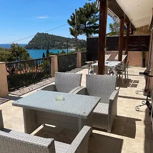 Le Golfe Bleu Apartment